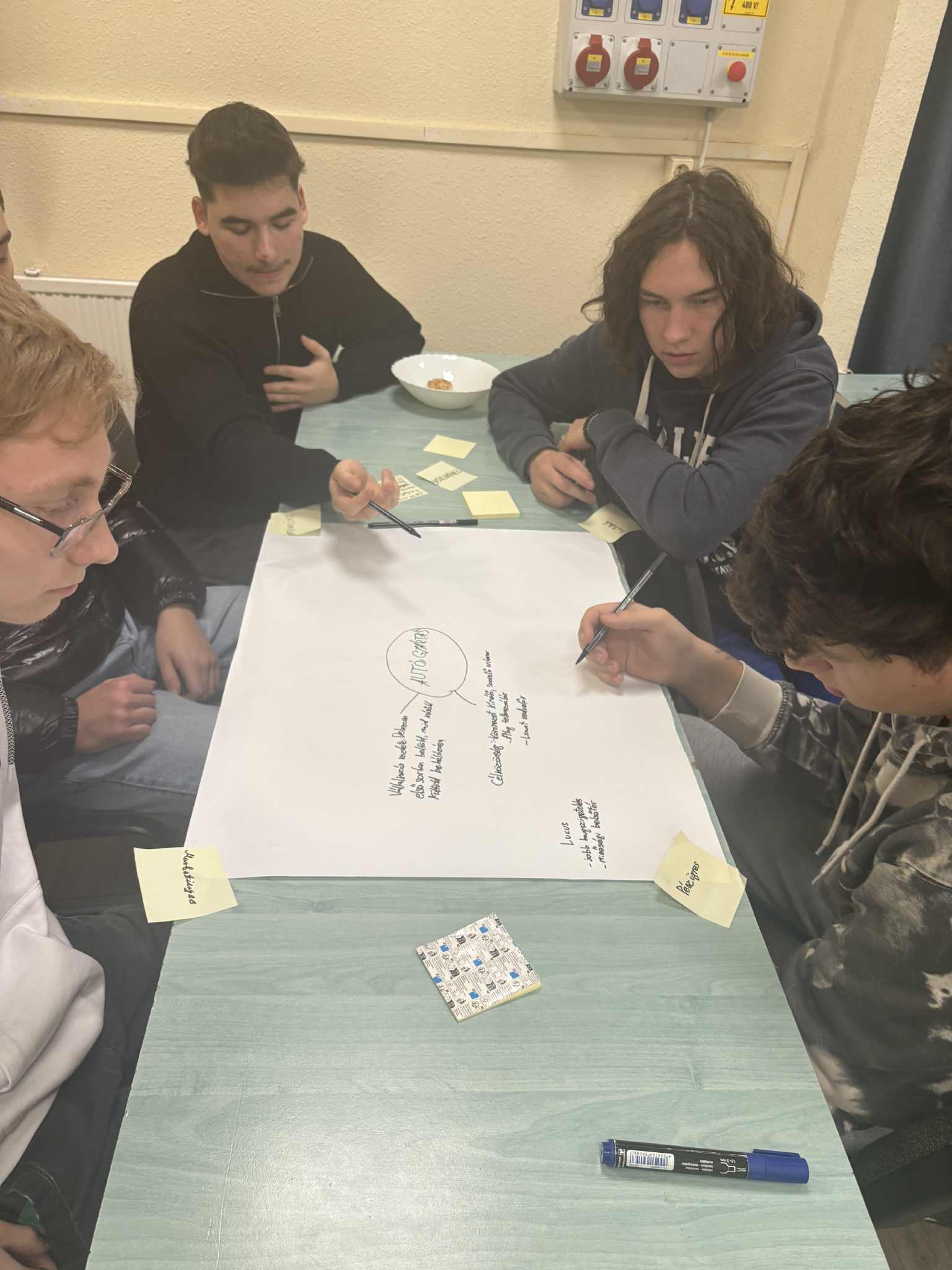 2af6a2fa-3000-4858-ba7c-073b0d8df91d