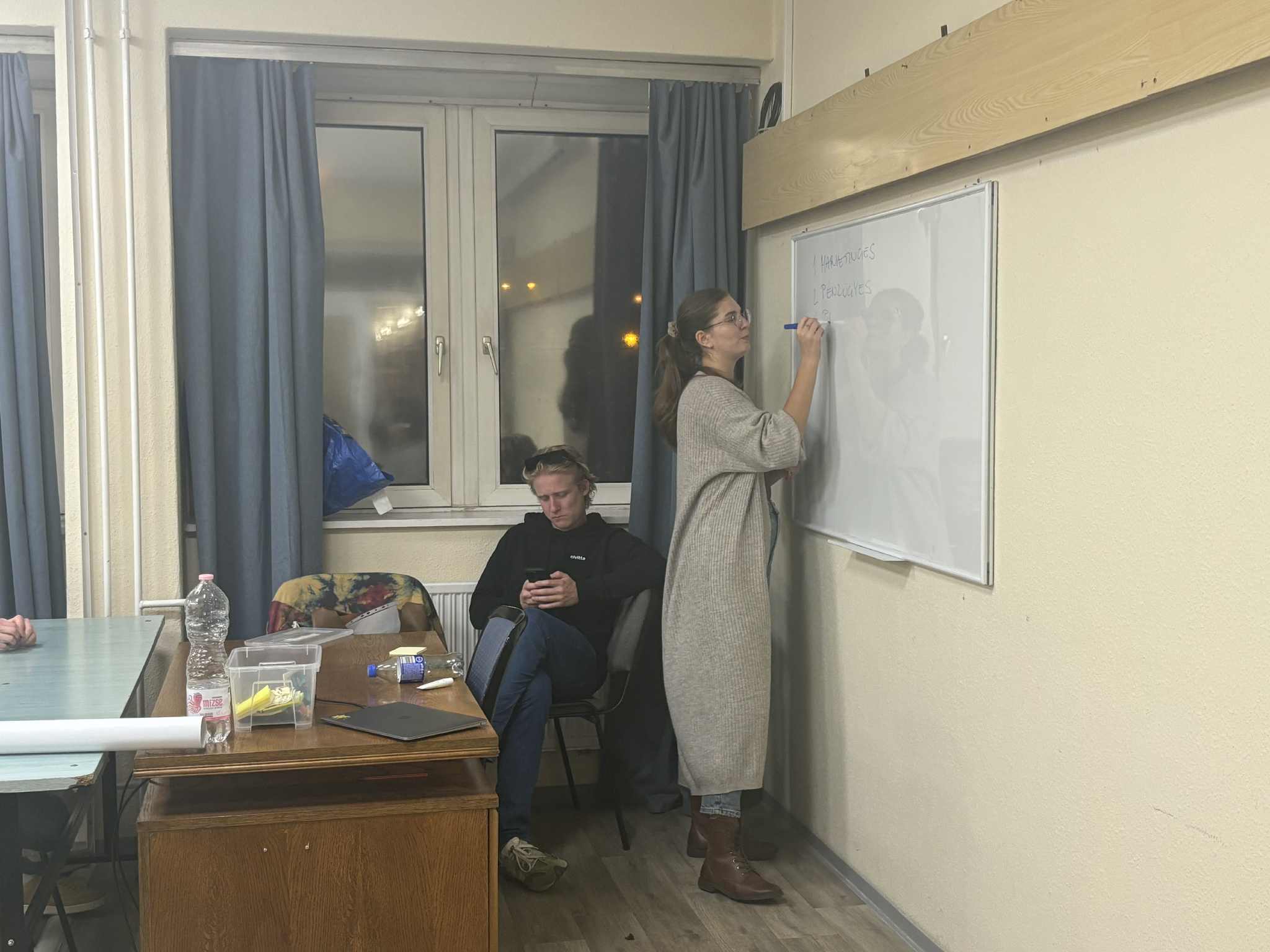 61b00469-9d24-4334-8e7a-ddbe41185d14