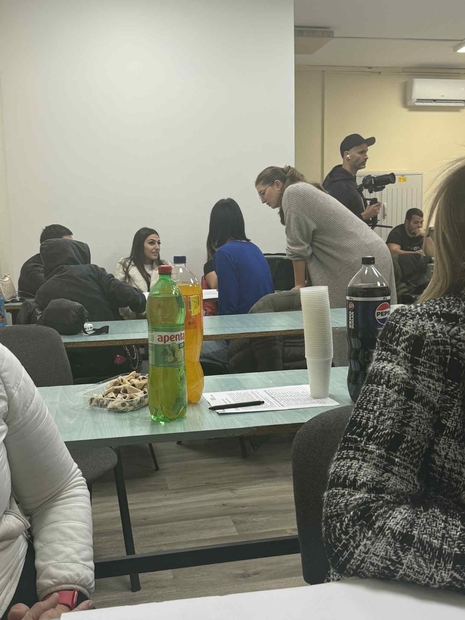 63d9a7d6-b82d-4b13-94ea-27331461a391