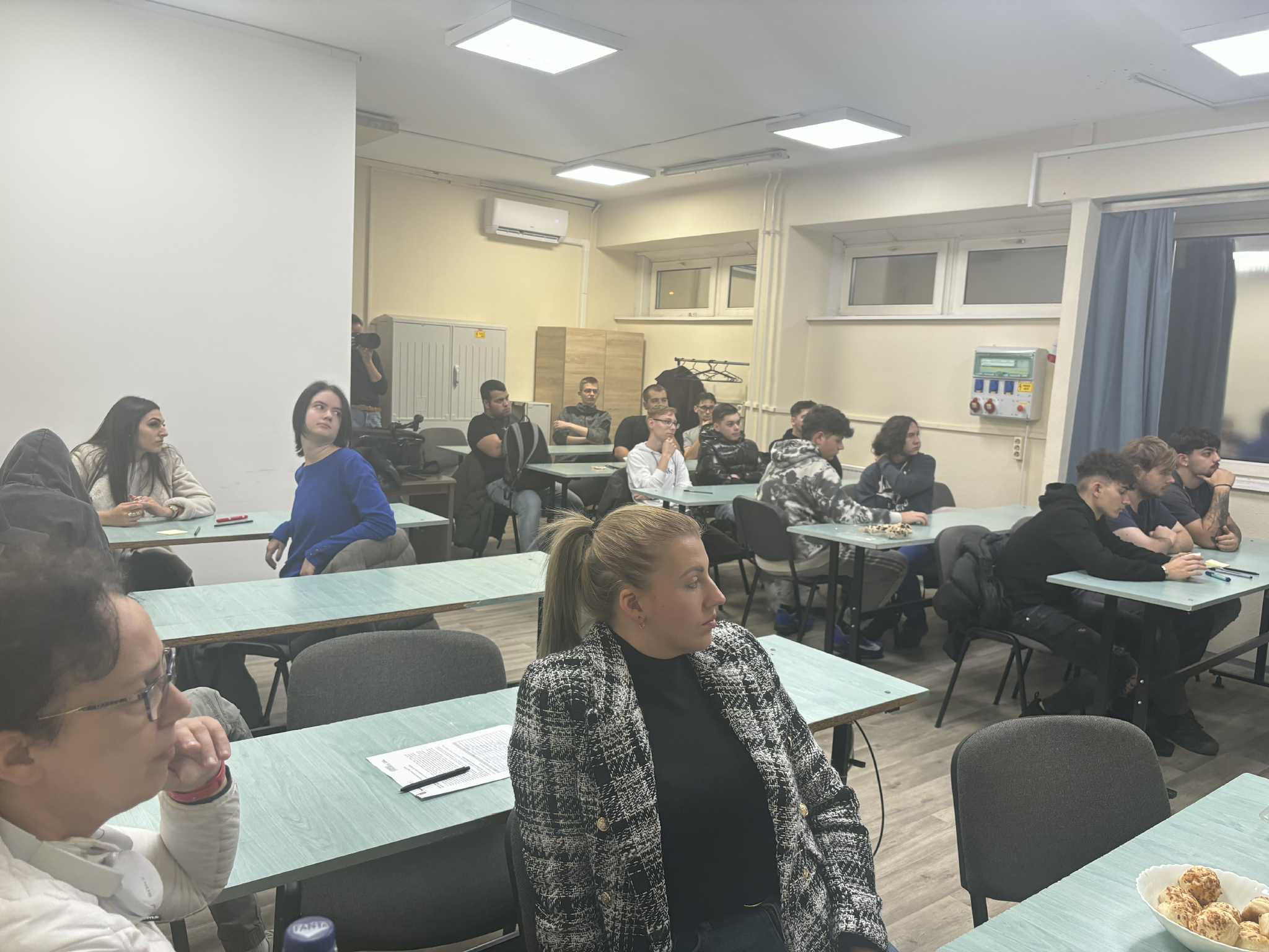 f0edc551-2b72-44b0-90c6-1ff66614b65c